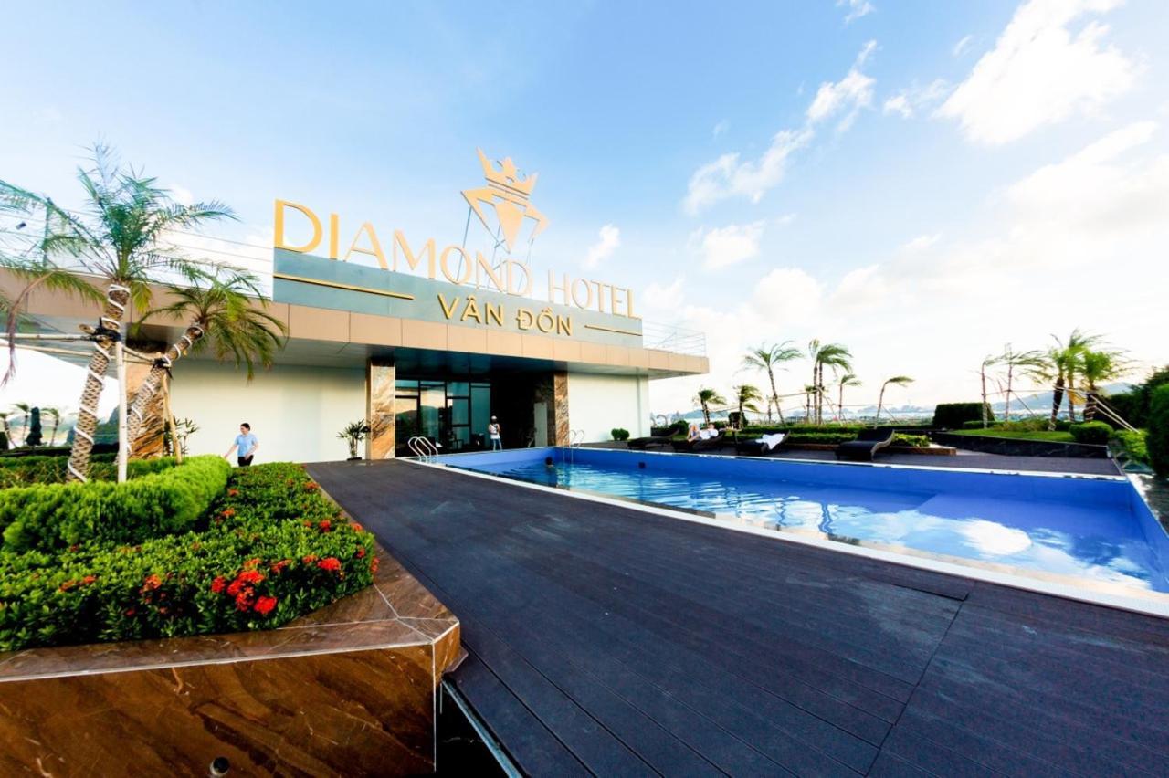 Diamond Hotel Van Don Cam Pha Exteriér fotografie